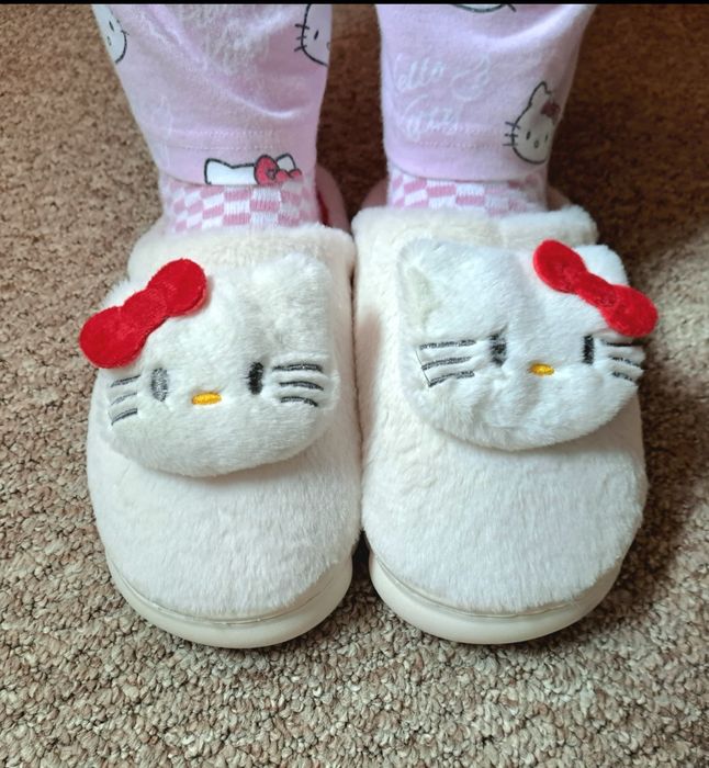 Papuci Hello kitty sanrio NOI papuci de casă pufoși moi confortabili