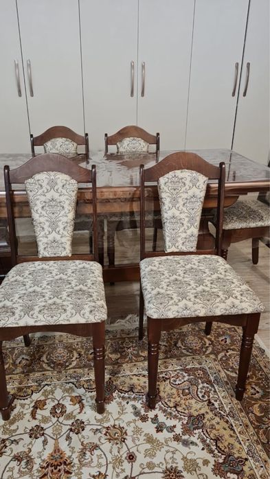 Стол со стульями срочно!