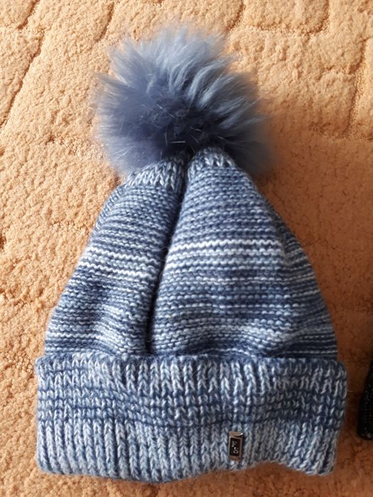 Шапки женские и наборами