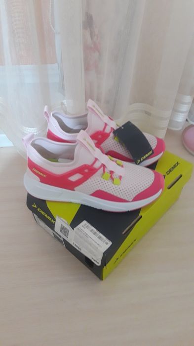 Кроссовки на девочку 34 размер