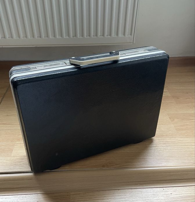 Geanta/servieta/diplomat din ebonita cu cifru