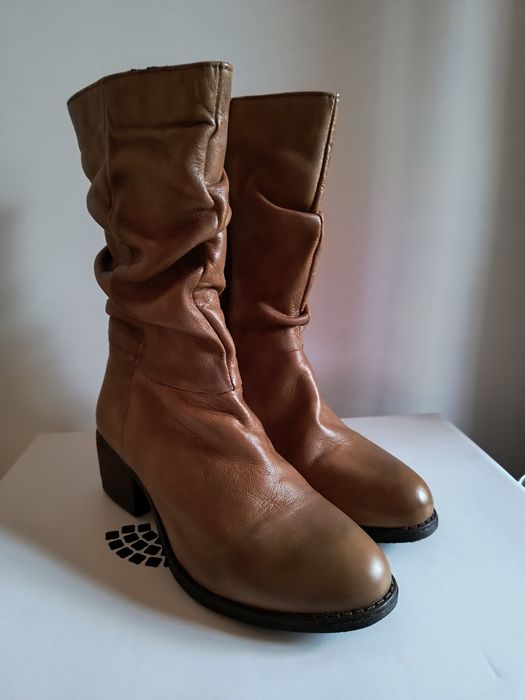 Дамски боти, кожа