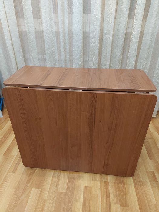 Стол книжка с металлическими ножками