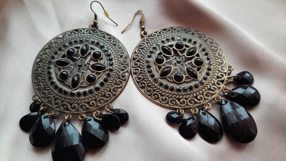 Cercei,coliere noi si vintage deosebite