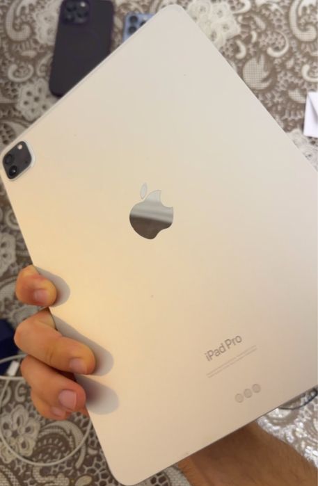iPad pro 11 4th 128gb