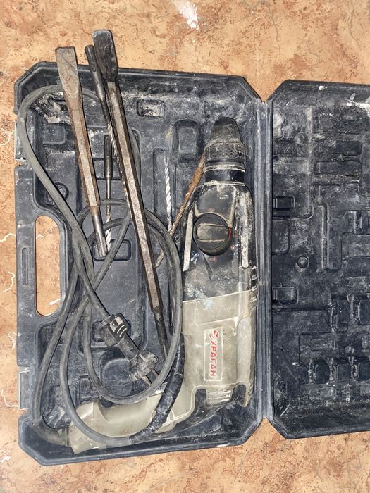 Перфоратор ,строительный инструмент