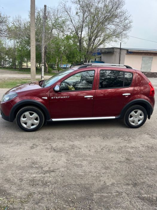 Продам Renault Sandero Stepway 2014