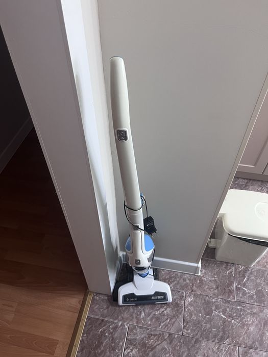 Пылесос вертикальный