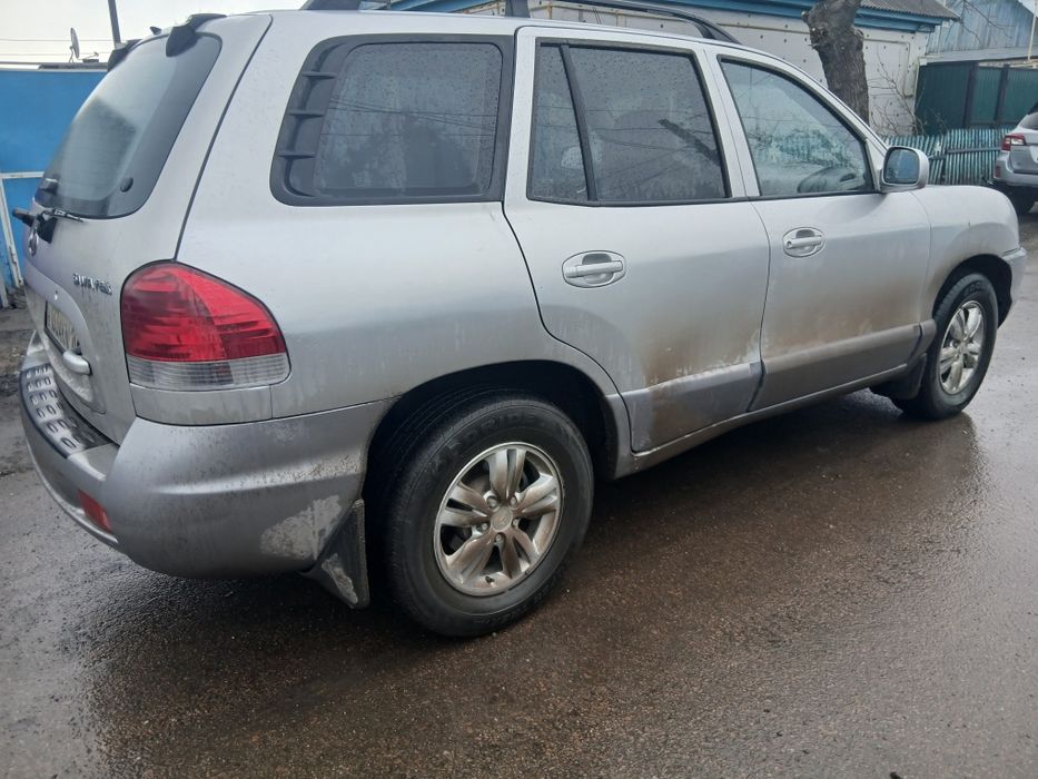 Хюндай санта фе.