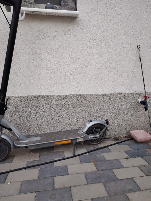 Vând trotineta electrica