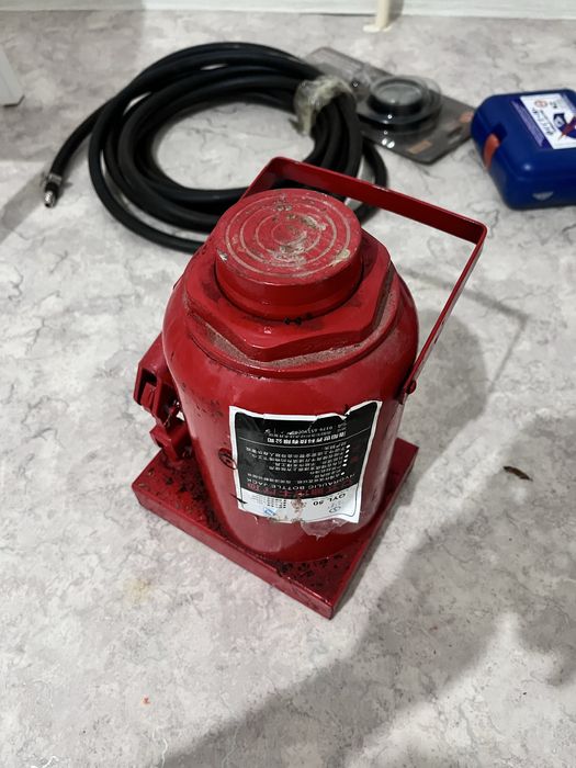 Домкрат 50 тонн 50t