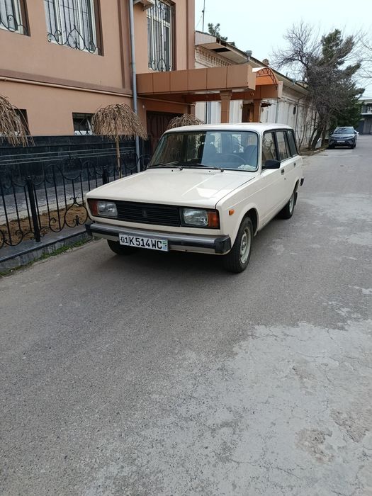 Vaz 2104 sotiladi