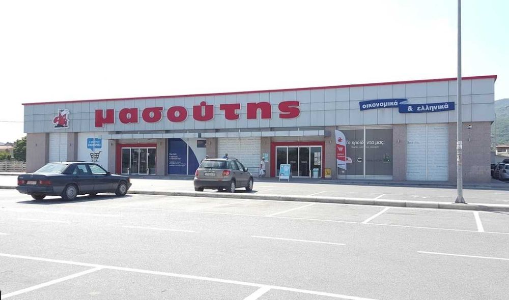 Продава парцел 780 м2 зад супермаркет Склавенитис в Аспровалта, Гърция