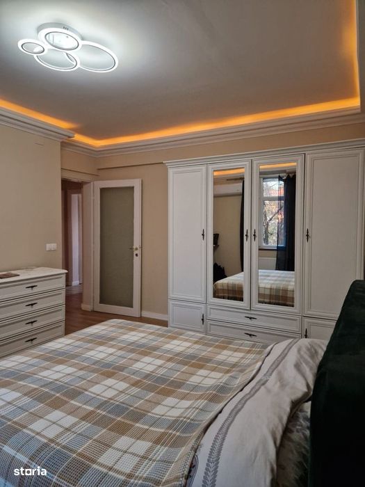 Proprietar – apartament 3 camere, 80 mp, etaj 2/2 strada Republicii