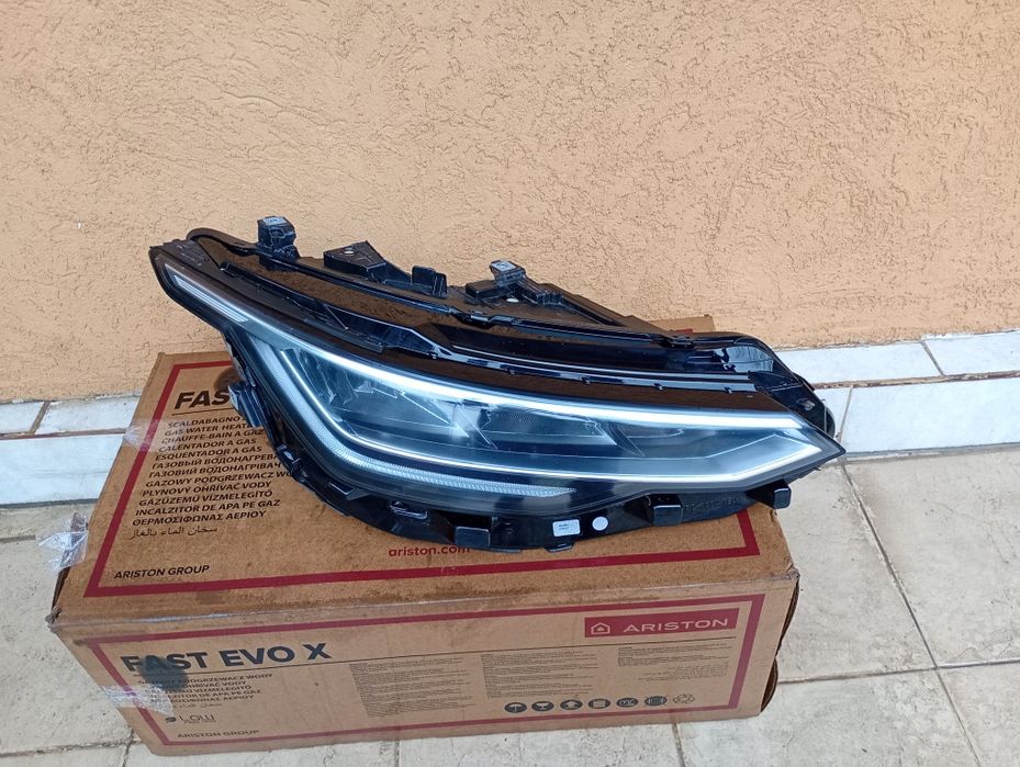 Far dreapta vw golf 8 facelift 2023 2024 2025 cod 5H1941006A