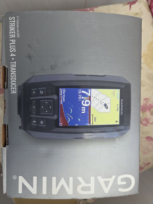 Эхолот  GARMIN 4 plus