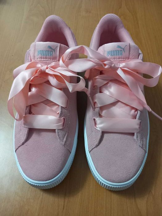 Нови дамски сникърси Puma Vikky Stacked Ribbon S, велур, цвят праскова