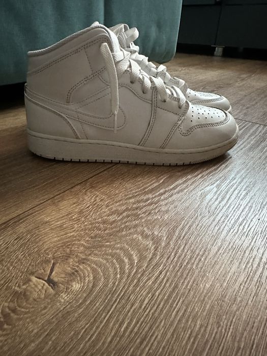 Nike jordan 1 mid