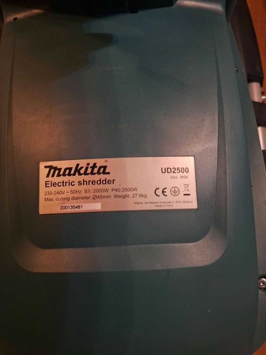 Tocator de crengi Makita UD 2500 ca nou