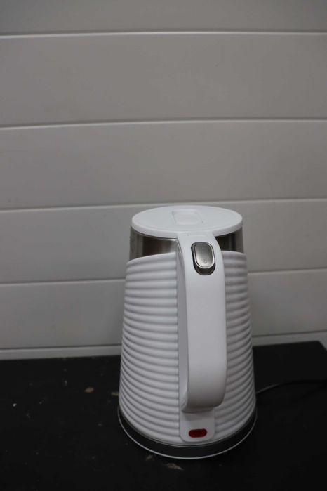 Електрическа кана за вода OLEGA 1.8L 1500W, неръждаема стомана без BPA