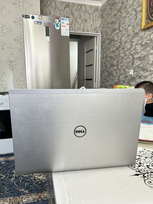 Ноутбук DELL чоткы степ тур