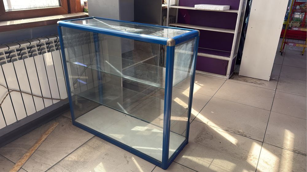 Витрины стеклянные