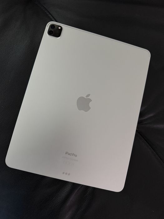 Apple Ipad Pro 12.9 inch, generația 6 2022, 128 GB,  Silver+ Apple pen + Tastatura