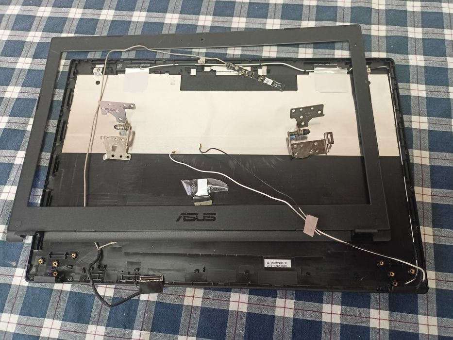 Elemente Asus P2520L