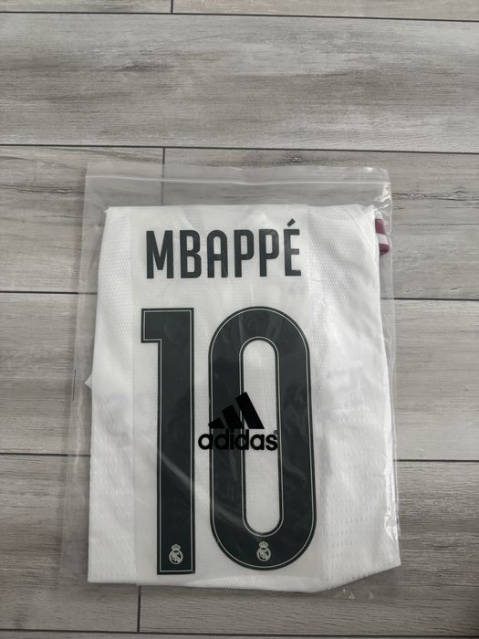 Tricou Real Madrid home cu Mbappe 26/27