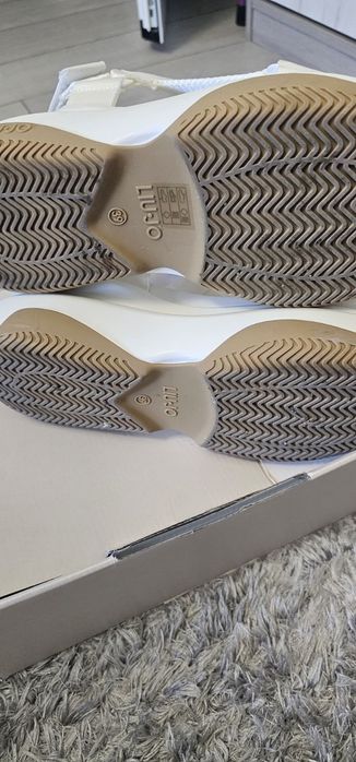 Дамски сандали бели