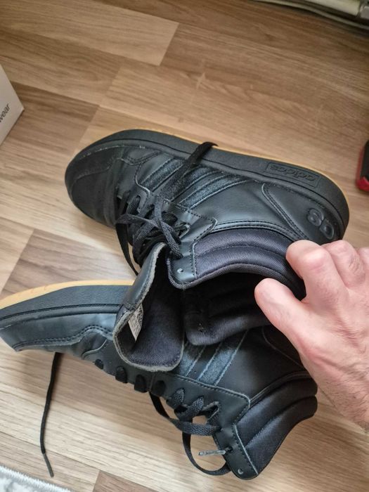 Обувки адидас номер 41