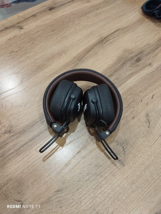 Продам наушники маршал