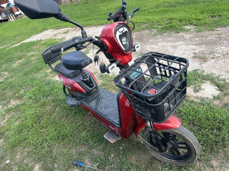Электро скутер продам