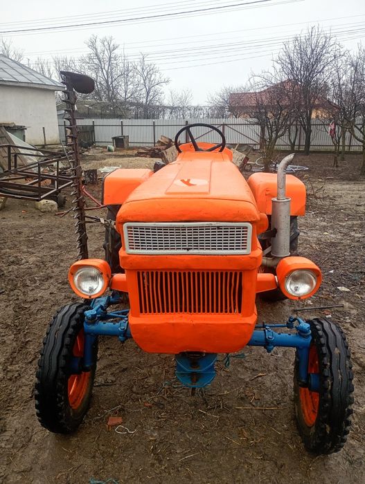 Vând tractor și un motocultor