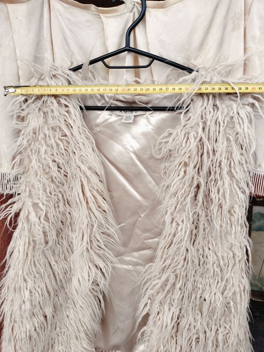 Vestă damă din blană ecologică Amisu – Bej / Crem – Mărime 34 (XS)
