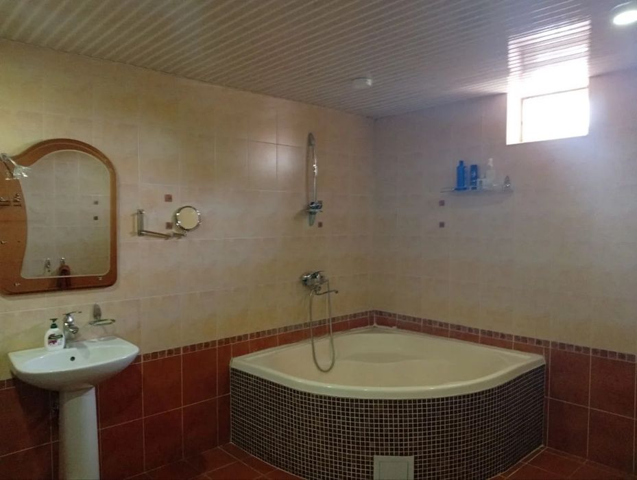 Продается Евродом 4 сотки 8 комнаты Домбрабод  трехуровневый