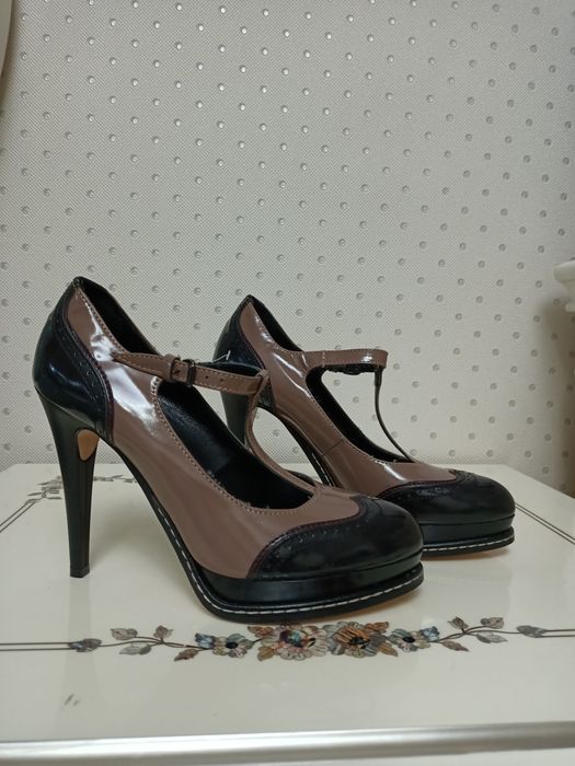 Женские туфли на каблуке