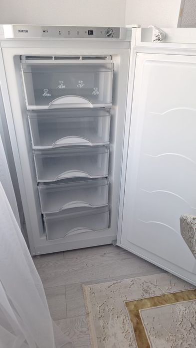Продам морозильник