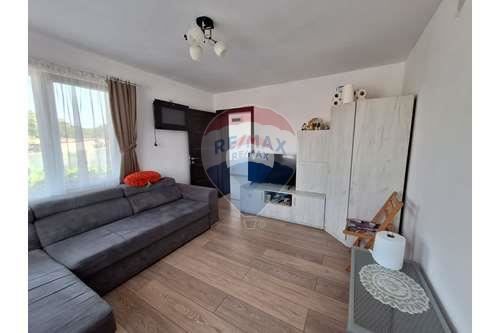 Къща за продажба в село Гурково, обл. Добрич, СА