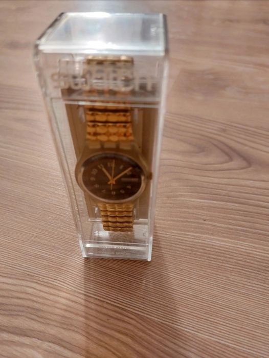 Ceas Swatch modelul Golden Days 1990 (Nou, sigilat la cutie)