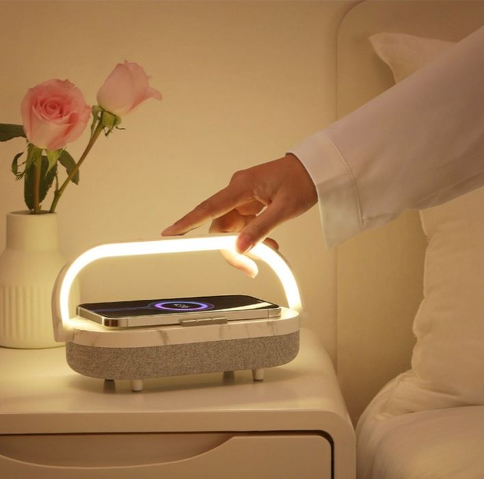 Нощна лампа с безжично зарядно,