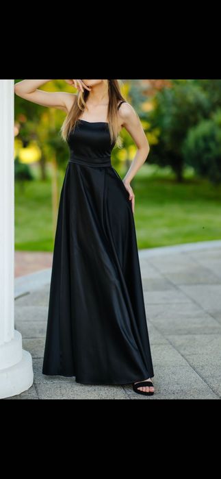 Rochie elegantă neagră