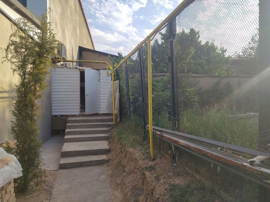 Uy sotiladi 3,6 sotix Yunusobod ipoteka bor.