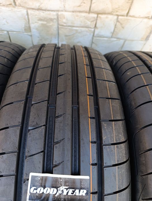 Летни гуми Good year 235/60/18 Eagle F1 asimetric 3 SUV