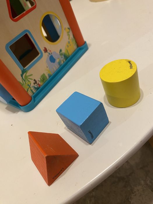 Дървен интерактивен куб