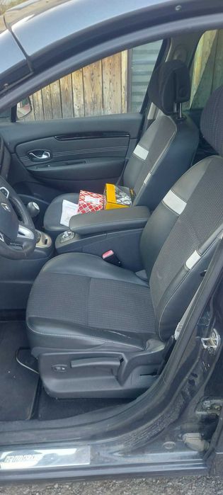 dezmembrez Renault Grand Scenic 1.5 dci/110 cp/an fabricație 2011