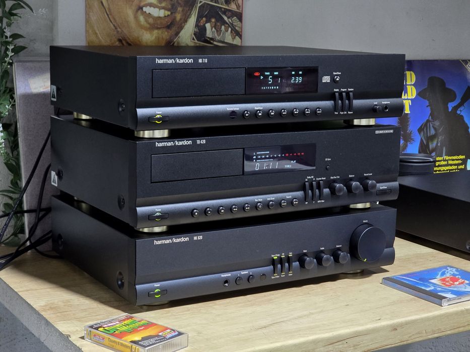 Linie audio HARMAN KARDON, amplificator HK-620, cd-player HD-710, deck