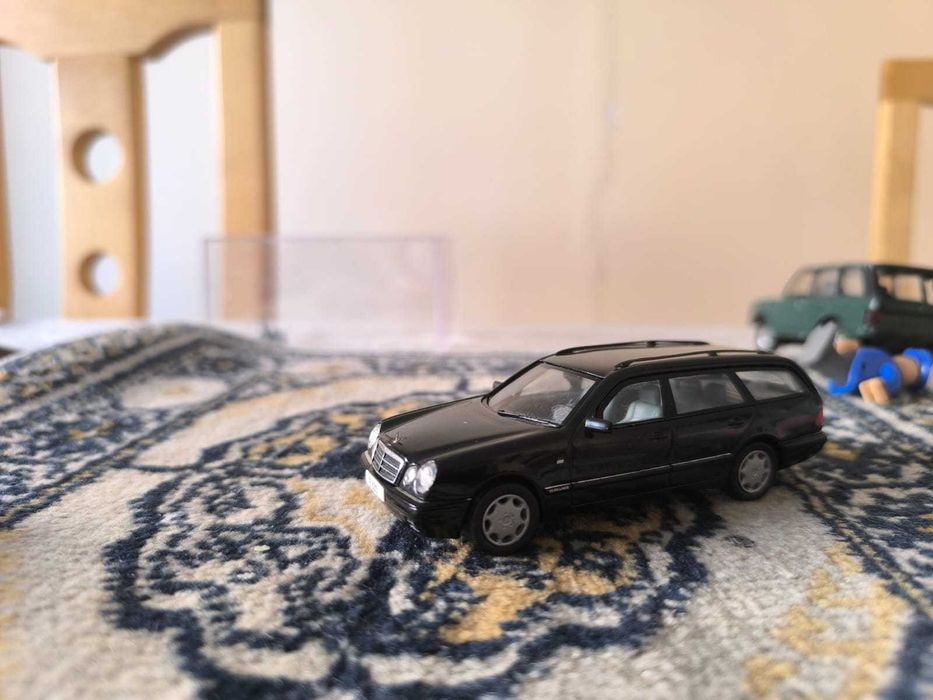 Модель 1:43 Mercedes W210 estate