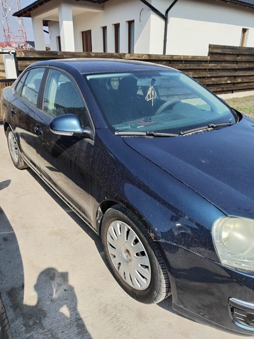 Vând Volkswagen Jetta