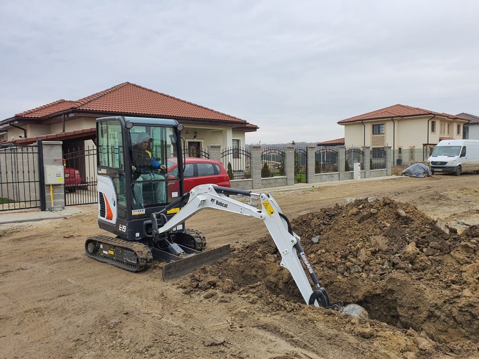 Lucrări de construcții case la roșu,  fundații,  garduri, acoperișuri